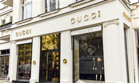 gucci lavora con noi europa|gucci outlet job.